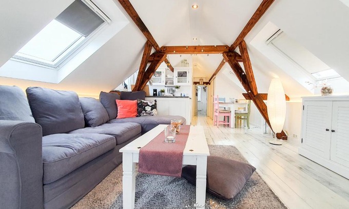 Dersdorf Apartamento | Friendly Home - "Helles Dachstudio" Köln Bonn Phantasialand
