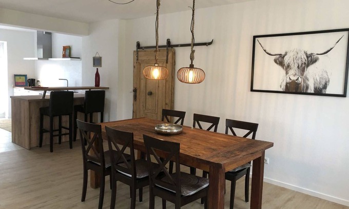 Saaldorf-Surheim Casa | Friendly vacation home- 8 persons, 130sqm, 3 bedrooms, 2 terraces, central