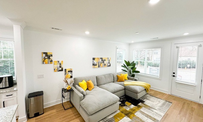Northeast Raleigh Casa | Friends and Family Home|Game Room|Prime Location