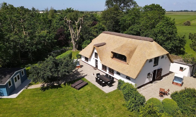 Tating Casa | Friesen Chalet - Large thatched house at the gates of St. Peter-Ording
