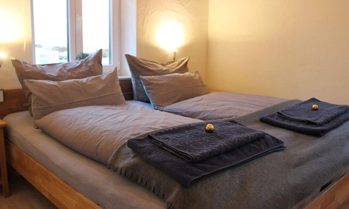 Tetenbull Otro | Frieze Nest - Tweete en casa