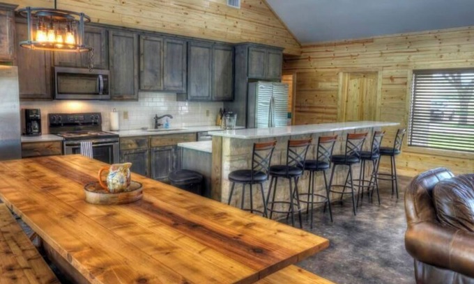Leakey Otro | Frio Pecan Farm House 30