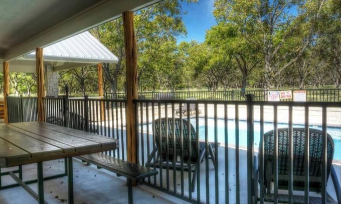 Leakey Otro | Frio Pecan Farm House 33