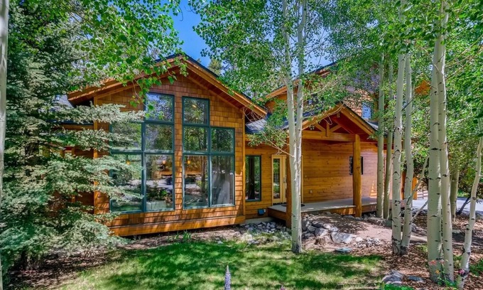 The Reserve Cabina | Frisco Cedar 225 4 Bedroom Home by RedAwning