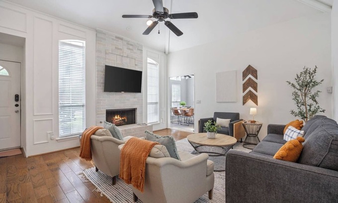 Frisco Casa | FRISCO-Quiet, Family Friendly; King Suite w/ Garage & Yard