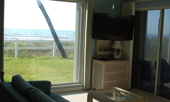 Crescent Beach Condominio | DESDE $ 483 / WK, MEJOR PRECIO AL MAR, 10 pasos a la playa tranquila,
