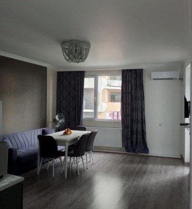 Makhinjauri Apartamento | from BLACK TO WHITE