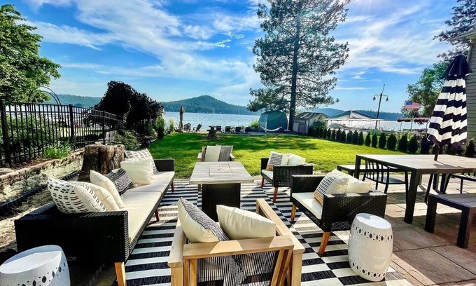 Loon Lake Casa | From Sunrise to Sunset - Escape to Loon Lake, Brand-New Stunning Home. Sleeps 12