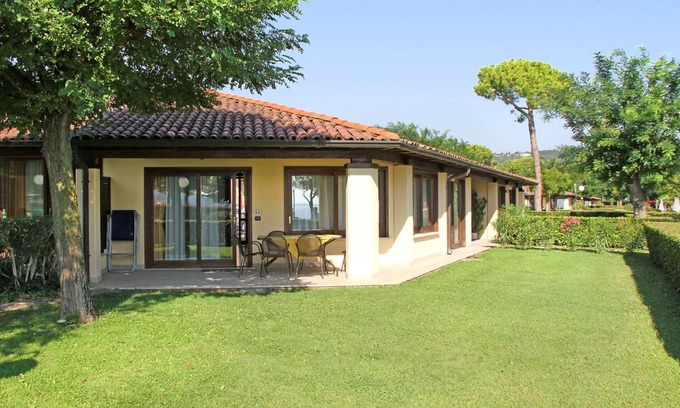 Monte Casa | Front Lake Resort Le Corti del Lago by Interhome