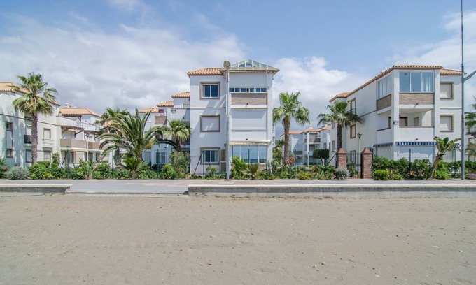 Torrox Costa Apartamento | Apartamento en primera linea, accesible para sillas de ruedas.