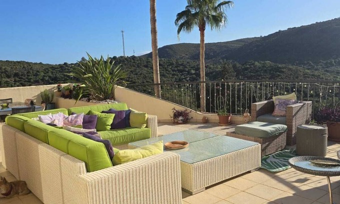 San Roque Apartamento | Front line golf San Roque old course apartment. Family and pet friendly