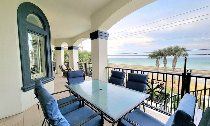 Avalon Beach Estates Casa | Front Row Beach House 6BR/5.5 bath private pool and private beach access.