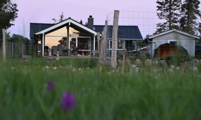 Holbaek Casa | Front-row summerhouse with view and big garden