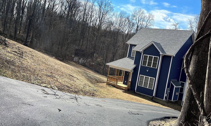 Front Royal Casa | Front Royal Home w/ 5 bedroom 4 bath and driveway 15 min to Shenandoah Ntnl Park