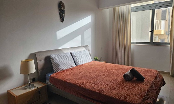 Madliena Apartamento | Front Sea View 3 bedroom Huge Apartment Sliema parking