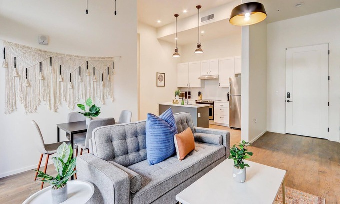 Menlo Park Apartamento | Frontdesk | 2 BR Apt in Menlo Park