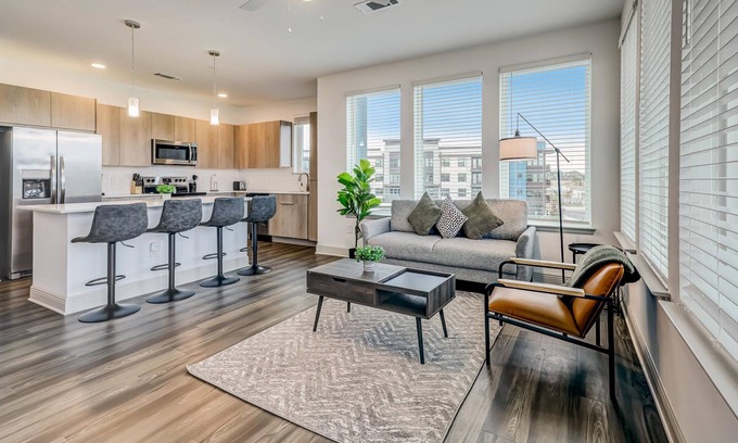 Deerwood Apartamento | Frontdesk | 2 BR Apt Minutes to Beaches & Golf