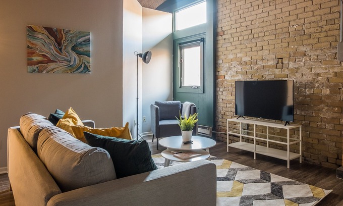Warehouse District Apartamento | FRONTDESK 50 4th Ave Apts North Loop Warehouse District
