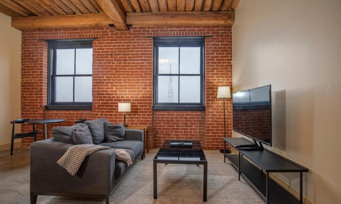 Downtown West Apartamento | FRONTDESK Bright 1 BR Apt near The Gateway Arch