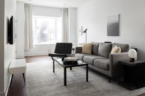 Pilsen Apartamento | FRONTDESK Bright 3 BR Apt near Soldier Field