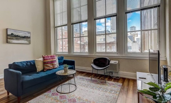 Gayborhood Apartamento | Frontdesk | Stylish 1 BR in Washington Square