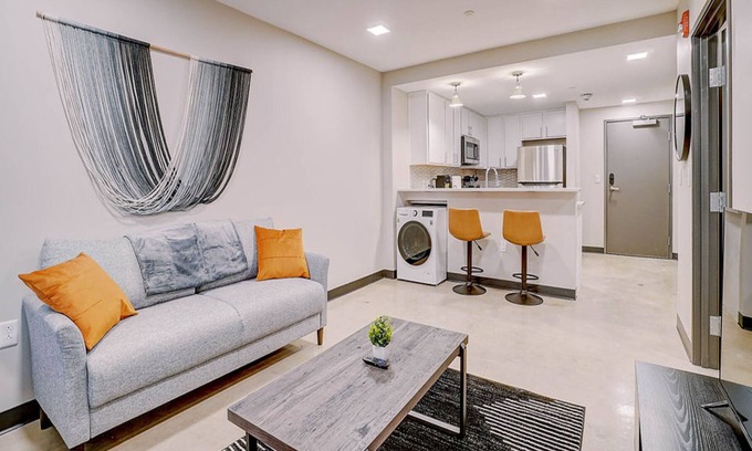 Five Points South Apartamento | FRONTDESK Tower on Tenth Apts Birmingham