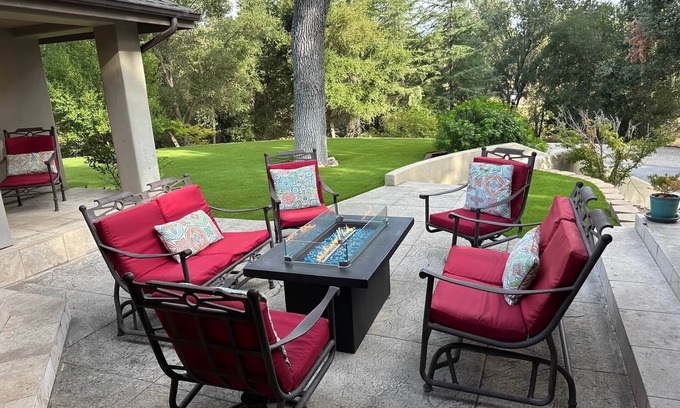 Templeton Casa | Frontier Oaks: Spacious Templeton Retreat