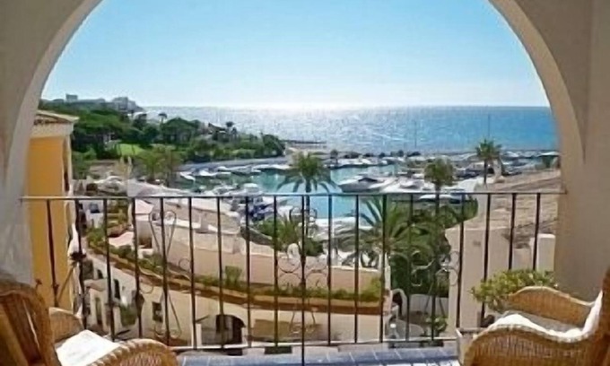 Cabopino Apartamento | Frontline Duplex con vistas al mar y al puerto Vistas