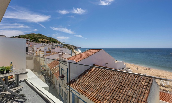Salema Apartamento | Frontline Seaview Apartment