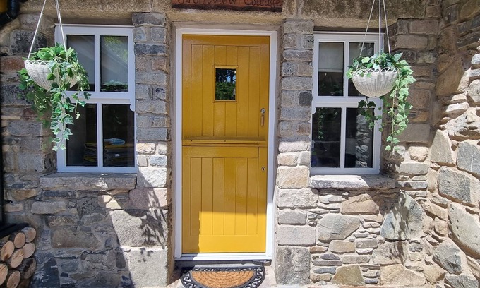 Loughinisland Cabaña | Frontview Cottage - Sleeps 6