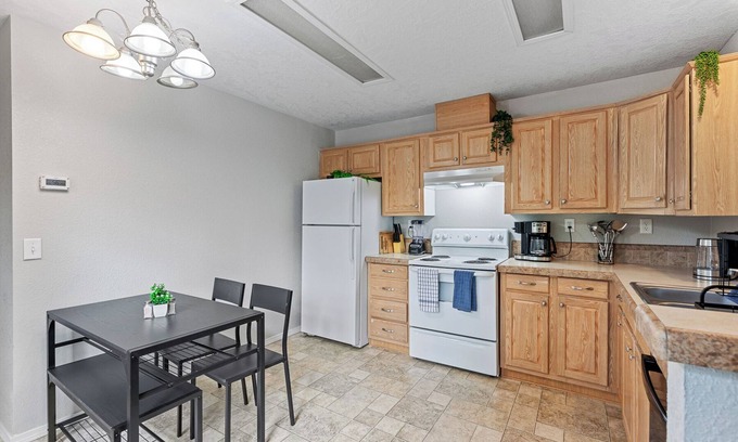 Sagle Casa | Fry Creek Forest Escape w/ High Speed Internet - Enjoy the Beauty of North Idaho