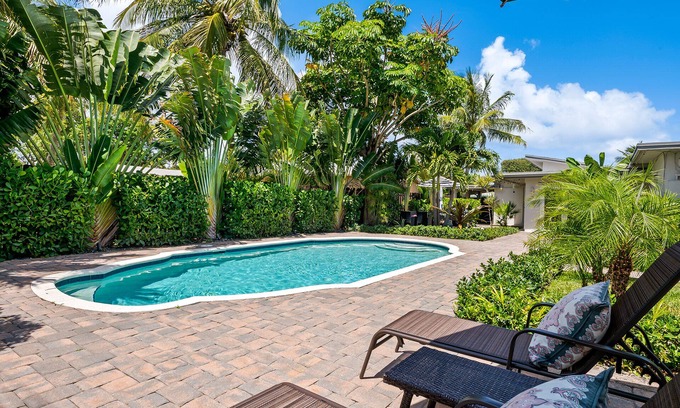 Poinsettia Heights Casa | ¡Nuevo listado! Oasis en Fort Lauderdale, ¡Se admiten mascotas! ¡Piscina privada!