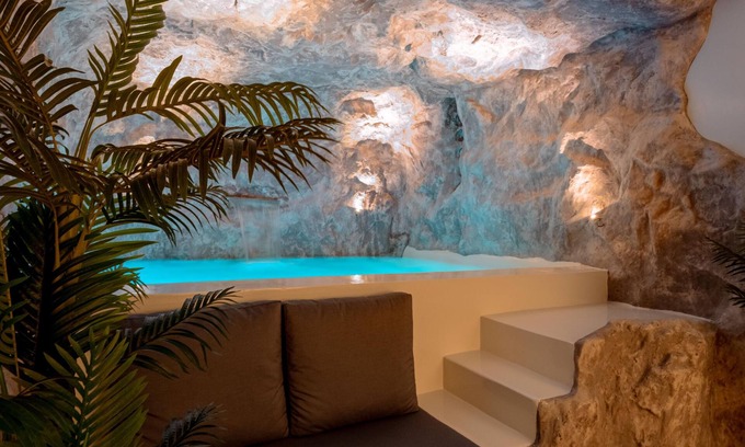 Mykonos Hotel | Ftelia Black Villas