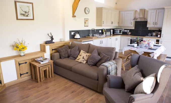Monmouth Casa | Fuesli Lodge - Boutique Cottage at Harrys Cottages