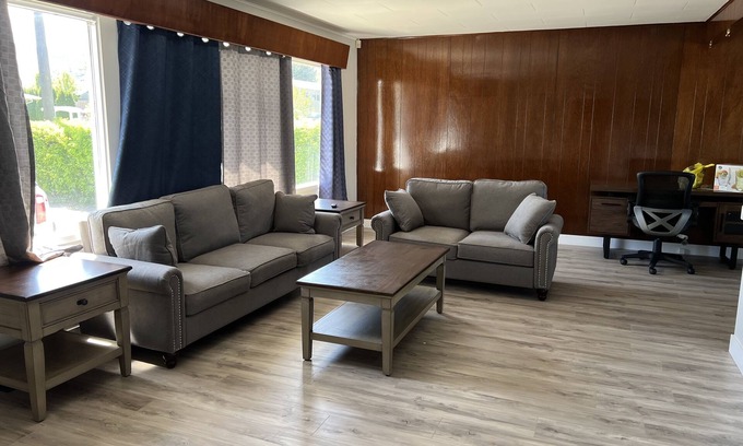 Kamloops Casa | Full 2 bedroom 1bath house