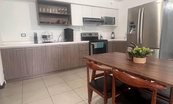 Zona 16 Apartamento | Full Apartment Close to USAC - 3 Bedrooms