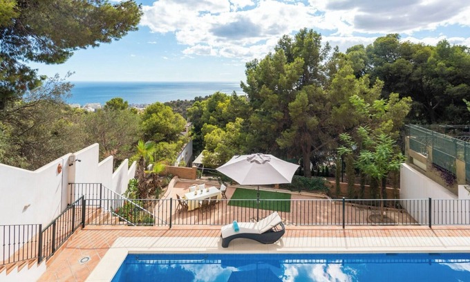 Pinares de San Anton Apartamento | Full apartment (4p) with large pool and terrace overlooking the sea