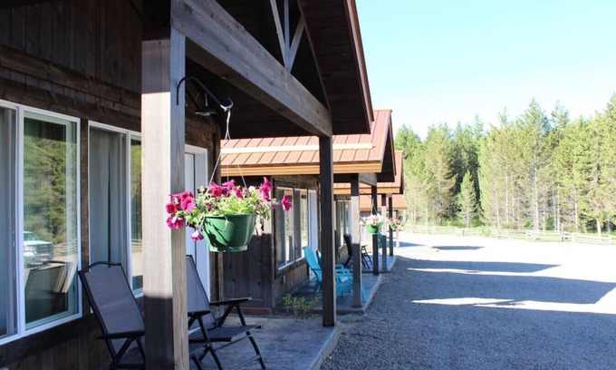 Island Park Chalet De Esquí | Full Bathroom, 2 Queen Beds, WIFI, Shared Hot Tub