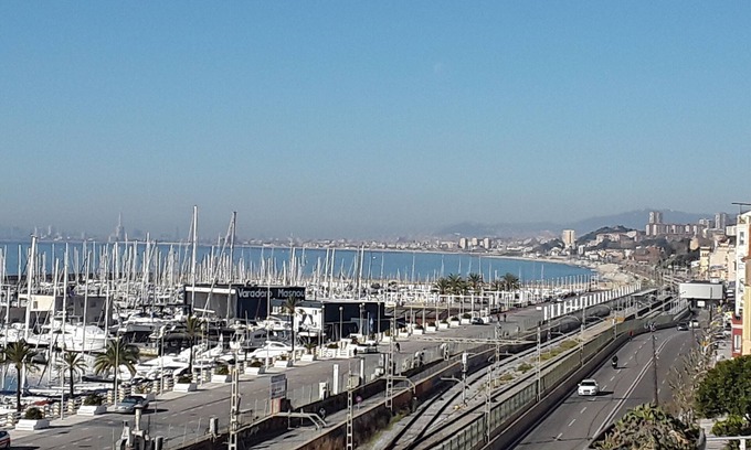 Masnou Condominio | Piso completo, enfrente del Mar Mediterraneo. Centrico a 5"