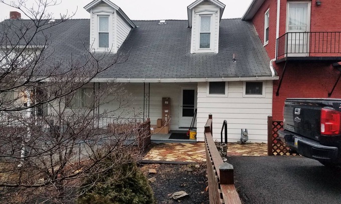 Frostburg Casa | Full Home in quiet Historic District
