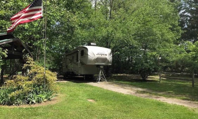 Wellsboro Apartamento | Full Hook up 30 Amp Site W Up to 26Ft