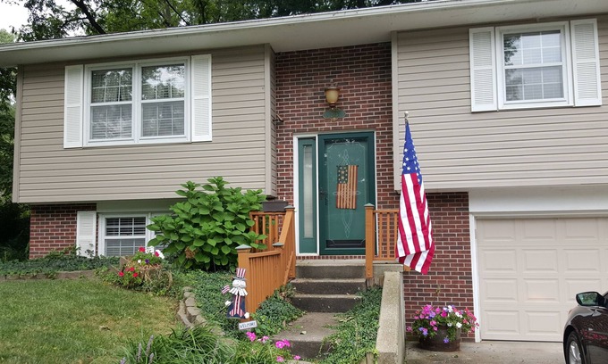 Boonville Casa | Casa completa, a pocos pasos del río Missouri, Katy Trail, tiendas y más.