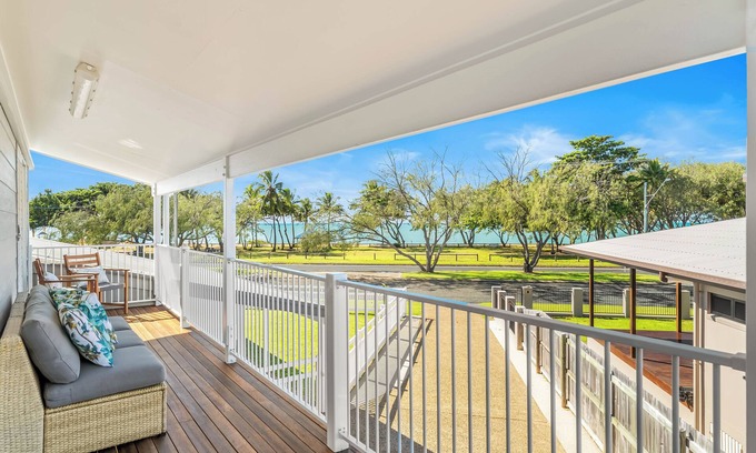 Slade Point Casa | Full House, Units 1 & 2 Anna & Barry at Beachside Mackay at Lamberts Beach, AU