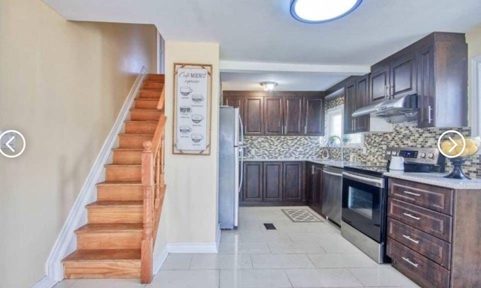 Durham Region Casa | Full House with Big Garden for Rent- Pets Welcome