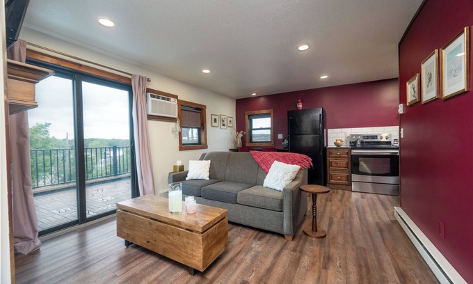 Prescott Condominio | Full Kitchen | Private Deck | Lounge Downtown