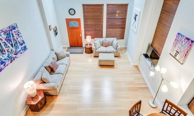 Downtown Apartamento | Full loft apartment near Omni Hotel