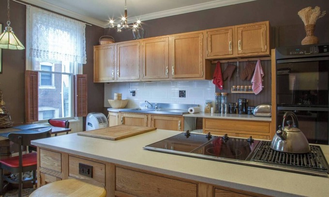 Central Northside Apartamento | Lleno de Luz Apartamento amueblado cerca del centro