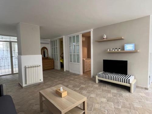 Mondello Apartamento | Full Semi-Garden apartment in Villa at Mondello