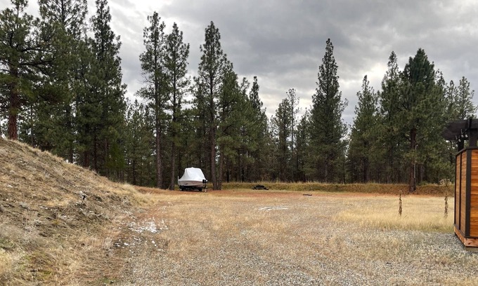 Eureka Alquiler De RV | Full trailer/RV hook ups on 5 acres