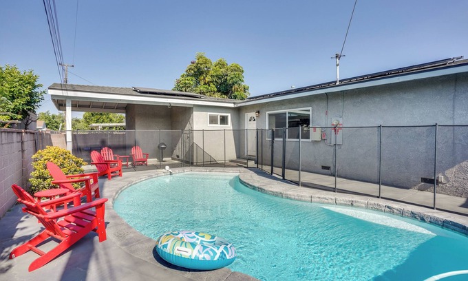 Northwest Anaheim Casa | Inicio con piscina en un vecindario tranquilo - 3 Mi a Disney